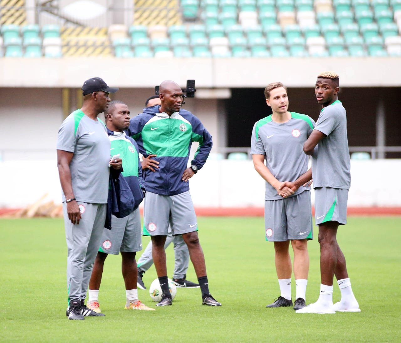 Tomaž Zorec with coaching staff